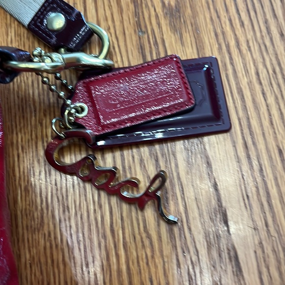 Red Patent Leather Coach bag - Picture 3 of 5